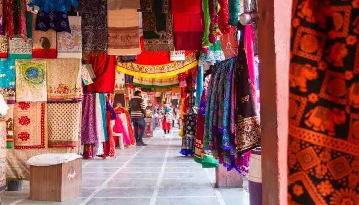 Shopping in Dwarka: A Shopaholic's Paradise in Gujarat